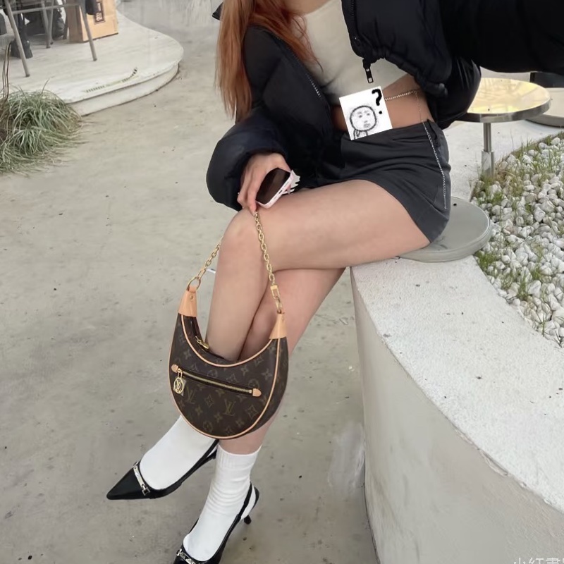 #LOUIS VUITTON路易威登老花LOOP芯片款月亮包🐞附肩帶-38