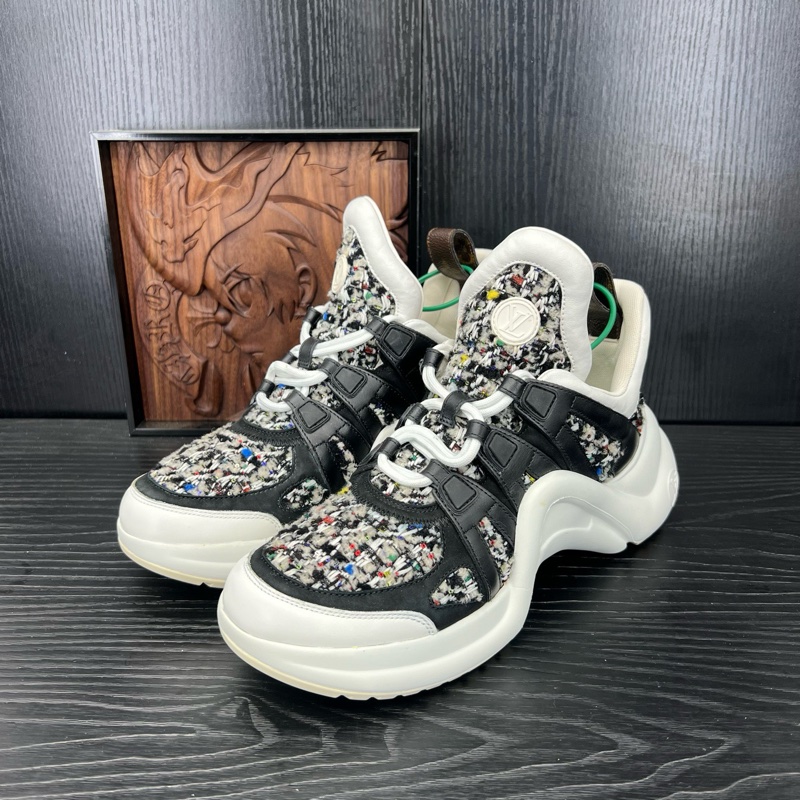 Louis Vuitton路易威登 archlight 白黑毛 38.5 碼-0