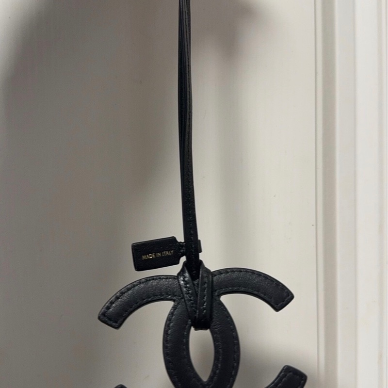 Chanel香奈兒26S黑色logo掛件-2