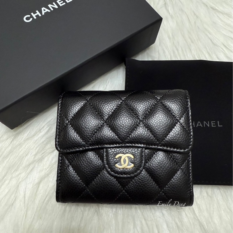 Chanel 黑色荔枝牛皮三折短夾-0