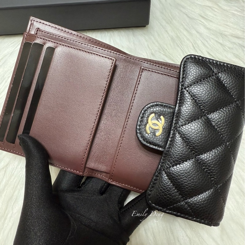 Chanel 黑色荔枝牛皮三折短夾-2