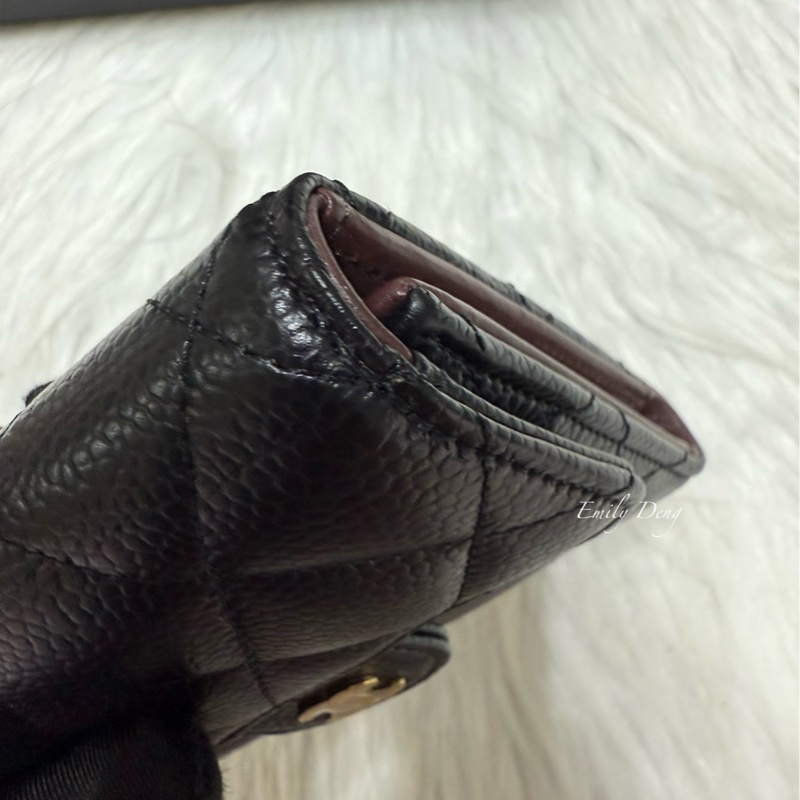 Chanel 黑色荔枝牛皮三折短夾-10