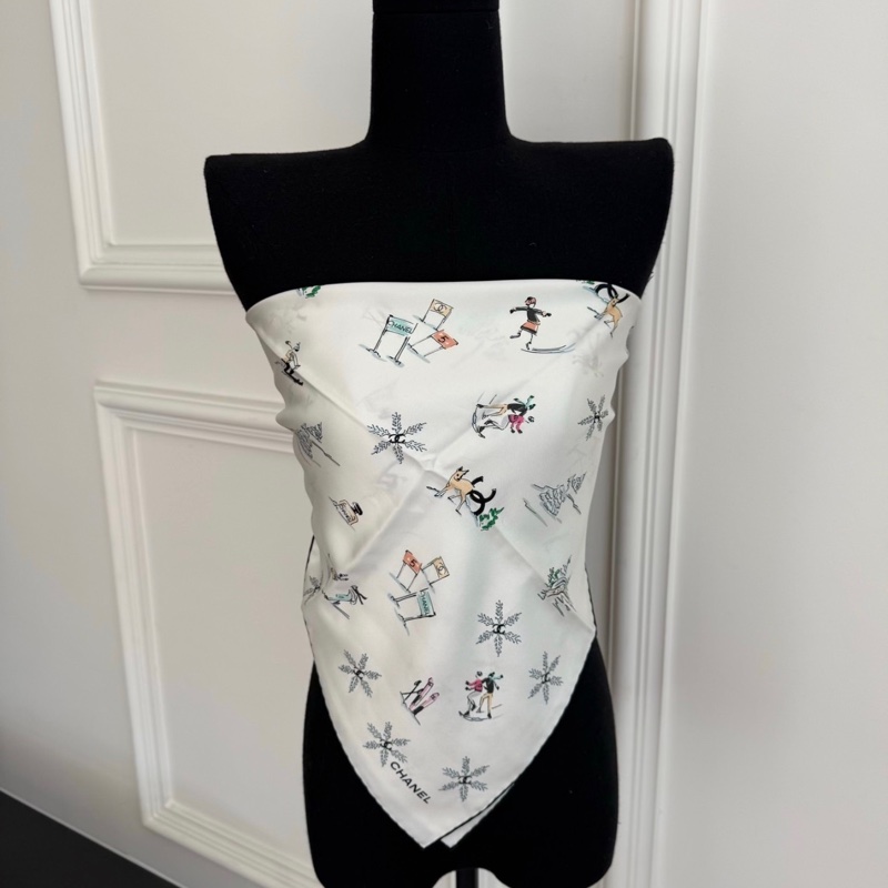 Chanel香奈兒25N coco滑雪系列限定絲巾-3