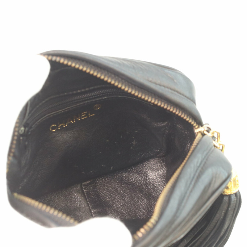 香奈兒黑色小羊皮迷你肩背包，搭配金色五金配件、Coco標誌和流蘇 - 女士-7