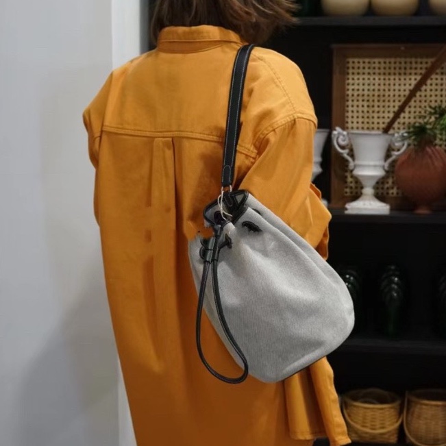 【95新 ✨ 全網最低價!】 愛馬仕 Hermes 刺繡熊貓斜挎包 水桶包(下單前先詢問庫存❗️❗️)-0