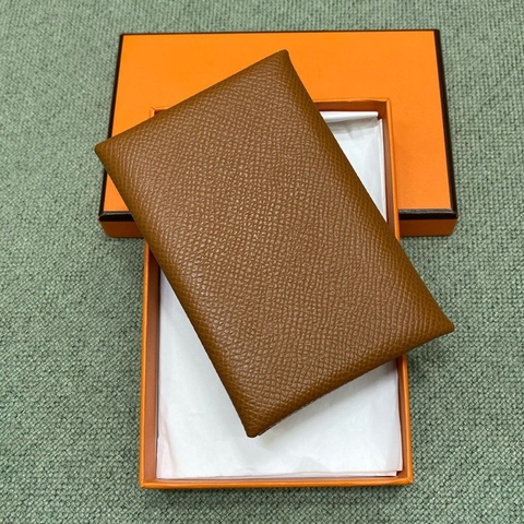 【97新 ✨ 全網最低價！】 愛馬仕 Hermes calvi  卡包 金棕色 有盒 可送禮（下單前先詢問庫存❗️❗️）