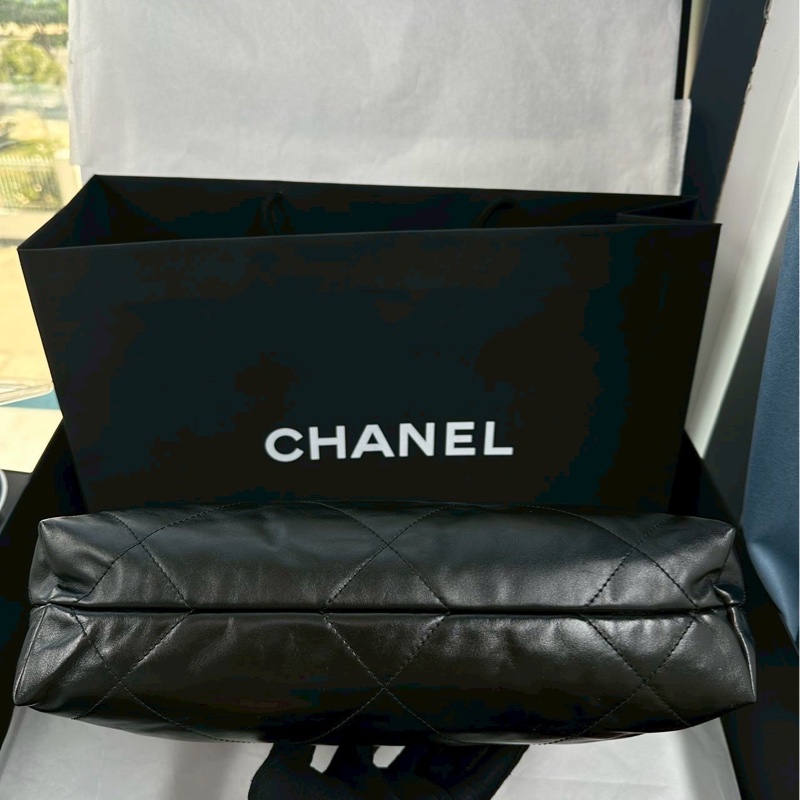 熱門稀有款😍Chanel香奈兒soblack全黑小號22bag垃圾袋單肩手提包-9