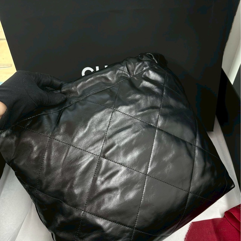 熱門稀有款😍Chanel香奈兒soblack全黑小號22bag垃圾袋單肩手提包-10