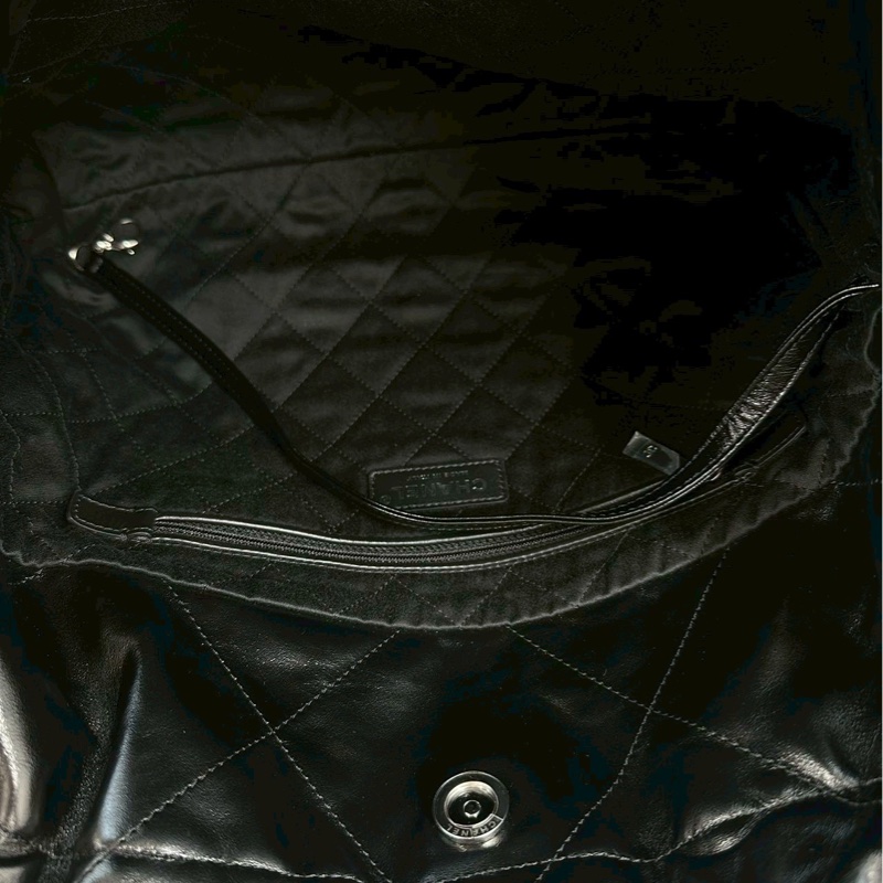 熱門稀有款😍Chanel香奈兒soblack全黑小號22bag垃圾袋單肩手提包-12