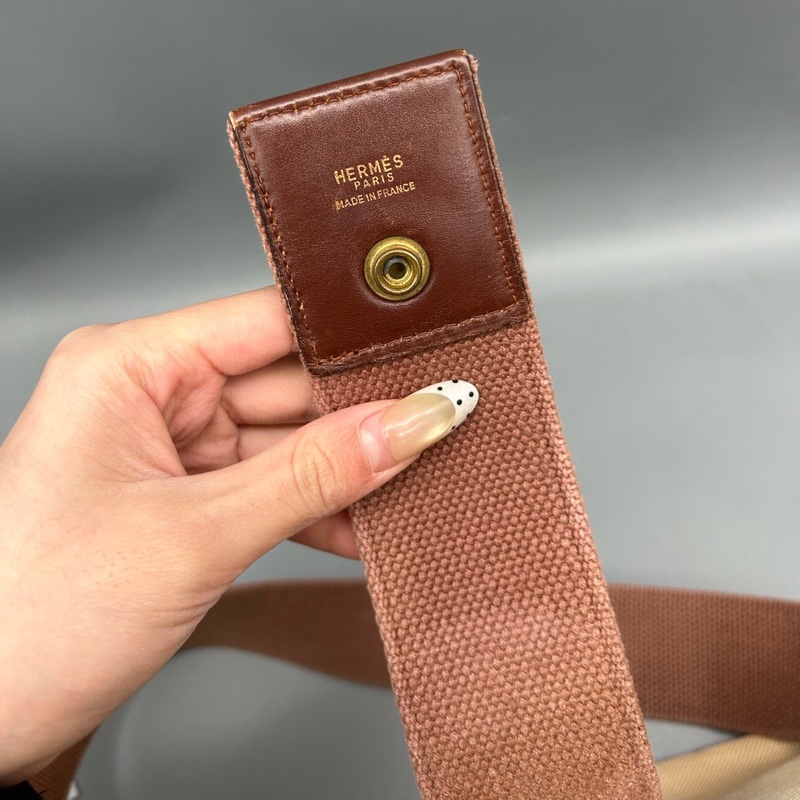 【90新 ✨ 全網最低價!】 中古Hermes愛馬仕 單肩包 斜挎包 金扣 經典款式 帆布拼牛皮 (下單前先詢問庫存❗️❗️)-8