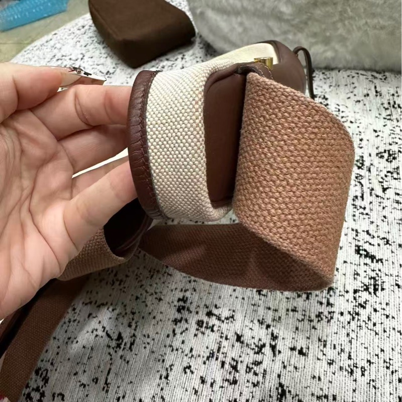 【90新 ✨ 全網最低價!】 中古Hermes愛馬仕 單肩包 斜挎包 金扣 經典款式 帆布拼牛皮 (下單前先詢問庫存❗️❗️)-11