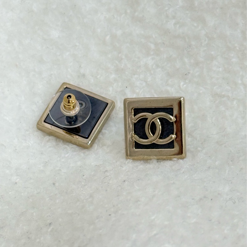 Chanel 23A 雙C方塊耳環-1