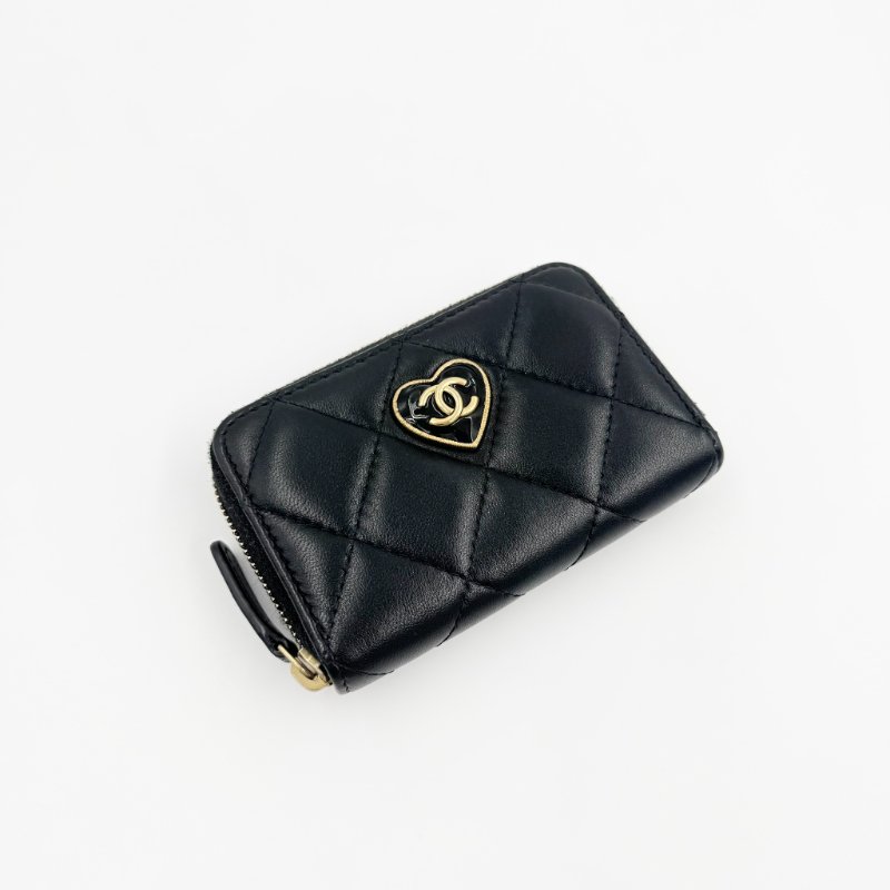 CHANEL - 黑色菱格羊皮愛心雙C法郎拉鍊卡包-1