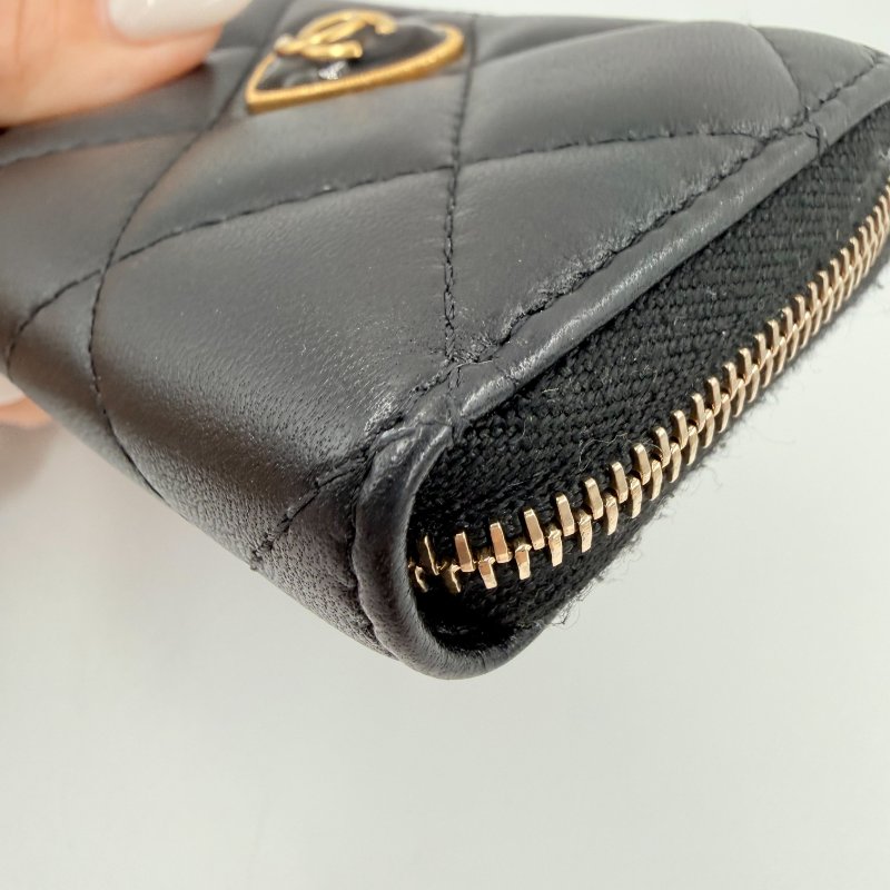 CHANEL - 黑色菱格羊皮愛心雙C法郎拉鍊卡包-6