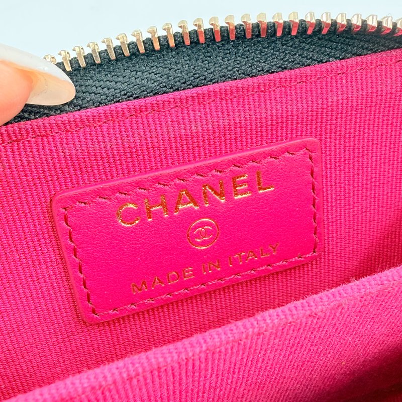 CHANEL - 黑色菱格羊皮愛心雙C法郎拉鍊卡包-11