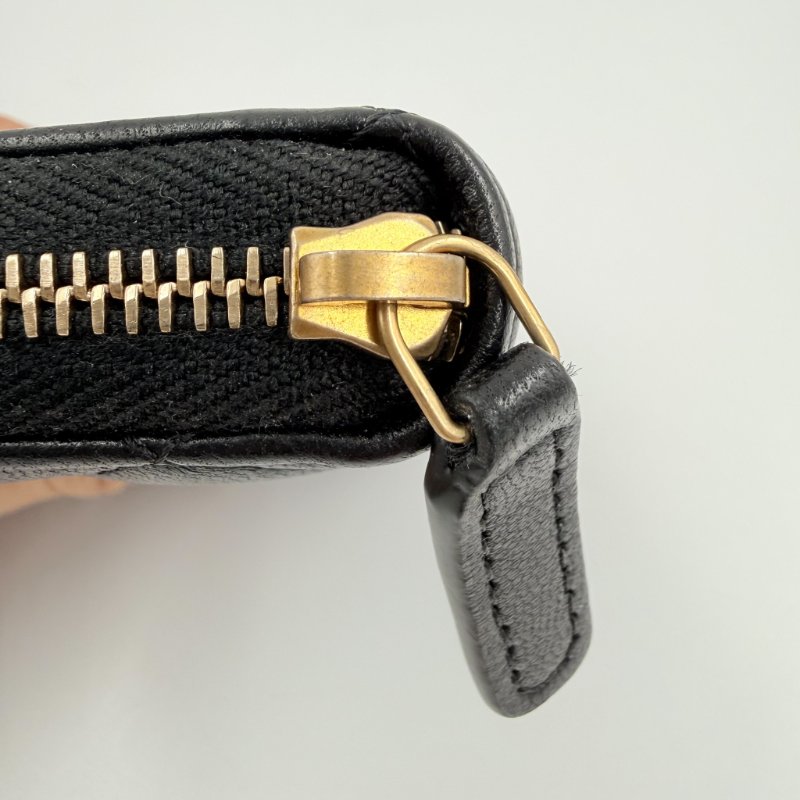 CHANEL - 黑色菱格羊皮愛心雙C法郎拉鍊卡包-13