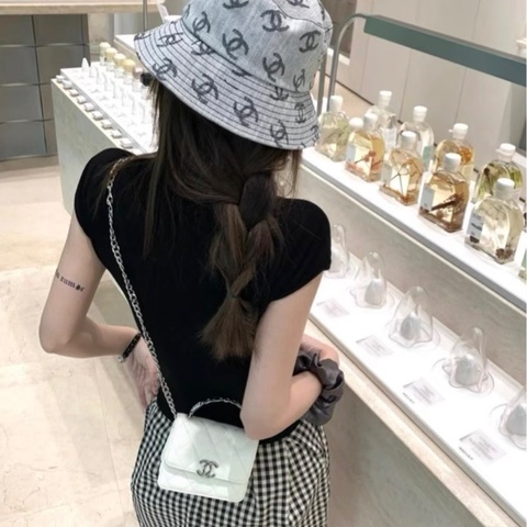 Chanel✨ 灰色雙C牛仔漁夫帽 #M