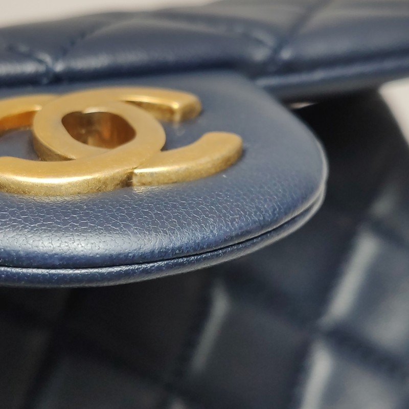 Chanel Classic Flap季節限定款方胖子羊皮菱格絎縫金球雙C扣皮穿鏈斜背包單肩包-14