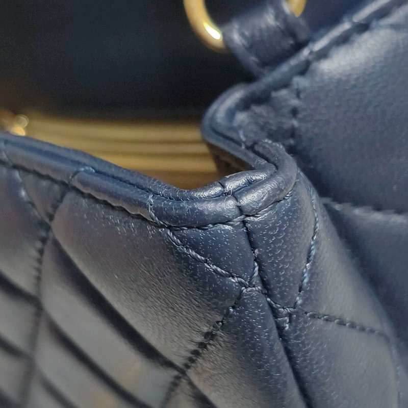 Chanel Classic Flap季節限定款方胖子羊皮菱格絎縫金球雙C扣皮穿鏈斜背包單肩包-18