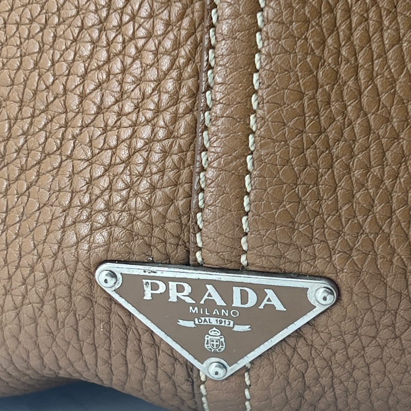 香緹國際精品 941 Prada 卡其肩背包-1