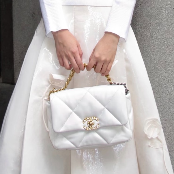 白雪公主來啦❄️99新🆕Chanel香奈兒白金菱格紋小號19bag單肩斜挎手提包-0