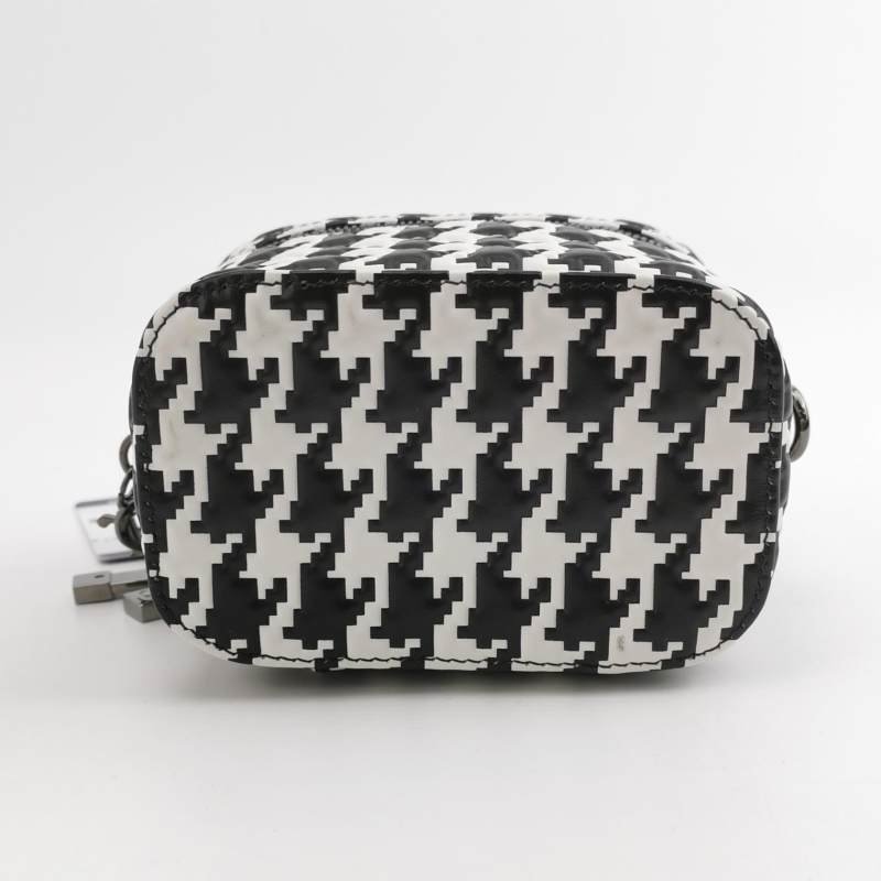 Dior Lady Dior戴妃包迷你牛皮拼色字母Logo吊飾斜背包-5