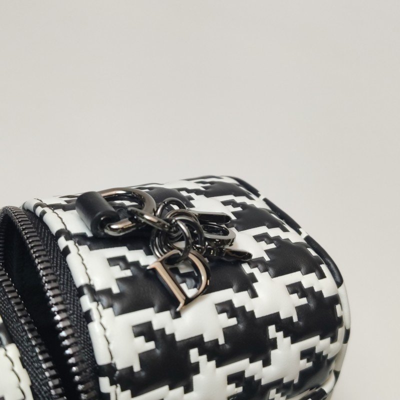 Dior Lady Dior戴妃包迷你牛皮拼色字母Logo吊飾斜背包-11