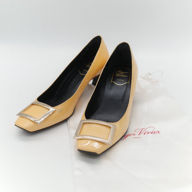 Roger Vivier Belle Vivier Pumps In Patent Leather 裸色 漆皮金色方釦粗跟低跟鞋-0