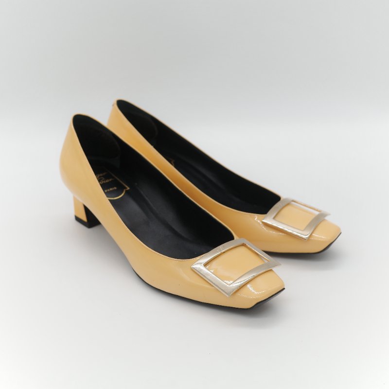 Roger Vivier Belle Vivier Pumps In Patent Leather 裸色 漆皮金色方釦粗跟低跟鞋-3