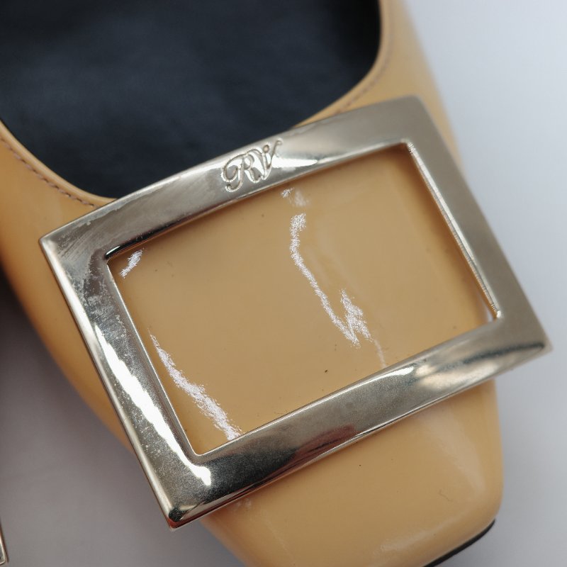 Roger Vivier Belle Vivier Pumps In Patent Leather 裸色 漆皮金色方釦粗跟低跟鞋-8