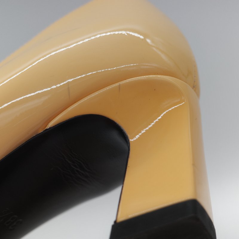 Roger Vivier Belle Vivier Pumps In Patent Leather 裸色 漆皮金色方釦粗跟低跟鞋-18