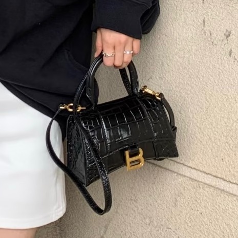 質感拉滿💯限時低價😍Balenciaga巴黎世家黑金亮面鱷魚壓紋xs沙漏包手提包單肩斜挎包-2