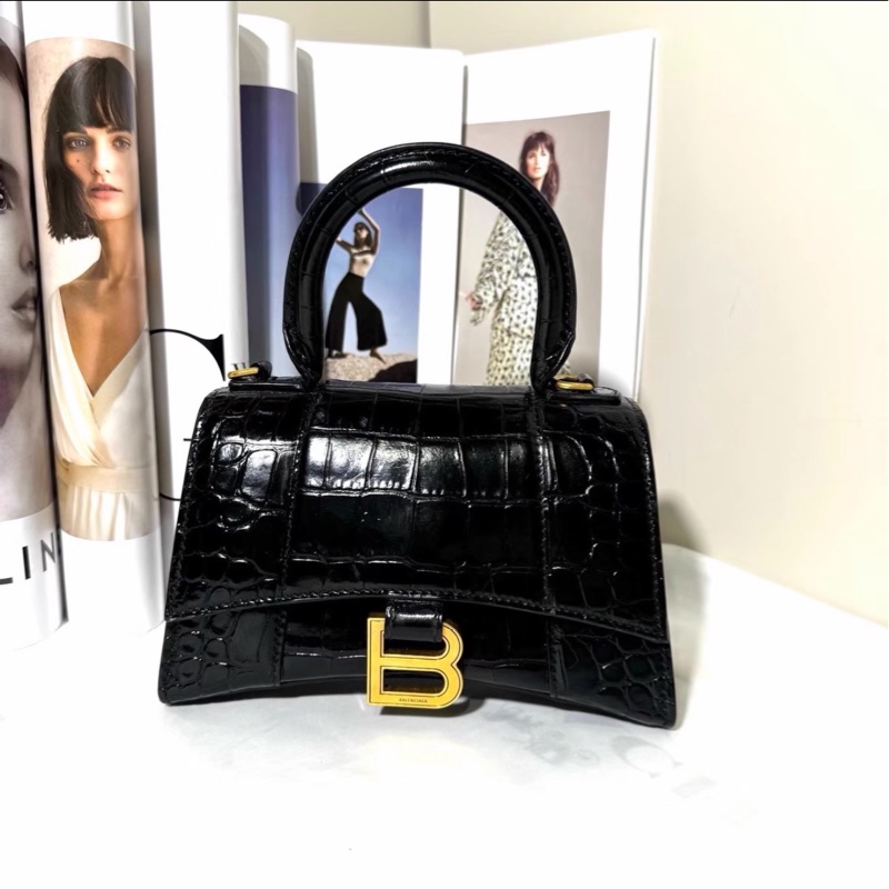 質感拉滿💯限時低價😍Balenciaga巴黎世家黑金亮面鱷魚壓紋xs沙漏包手提包單肩斜挎包-7