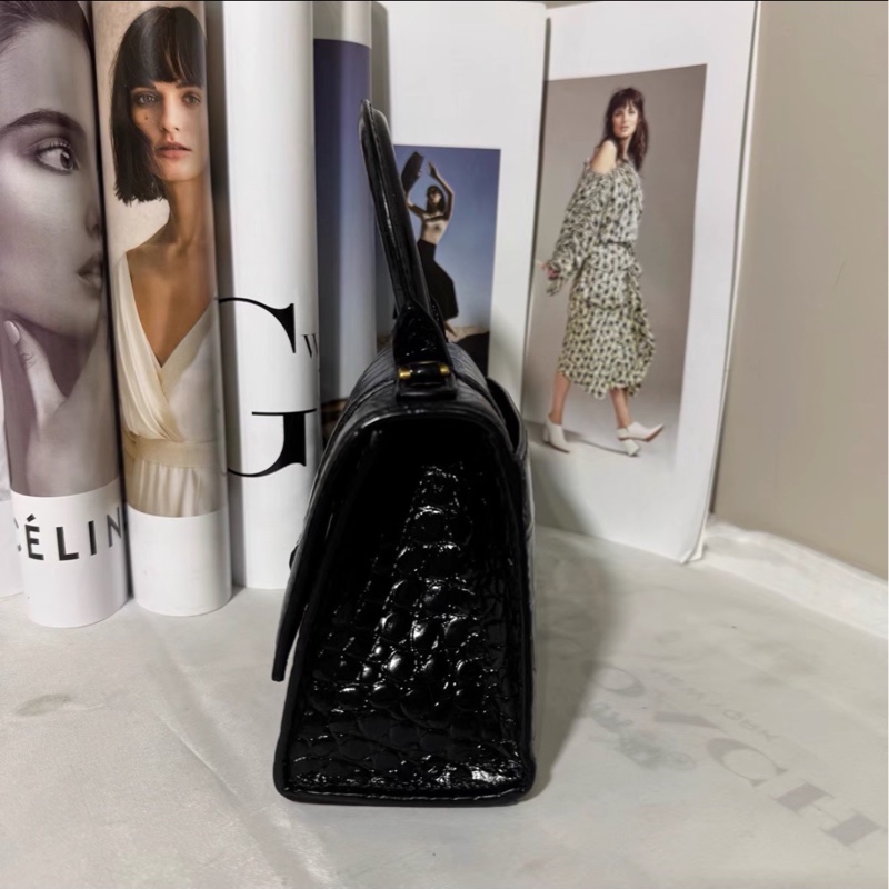 質感拉滿💯限時低價😍Balenciaga巴黎世家黑金亮面鱷魚壓紋xs沙漏包手提包單肩斜挎包-10