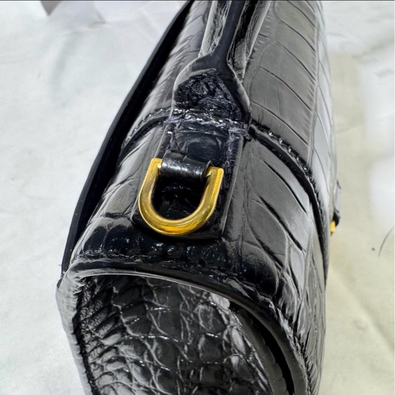 質感拉滿💯限時低價😍Balenciaga巴黎世家黑金亮面鱷魚壓紋xs沙漏包手提包單肩斜挎包-14