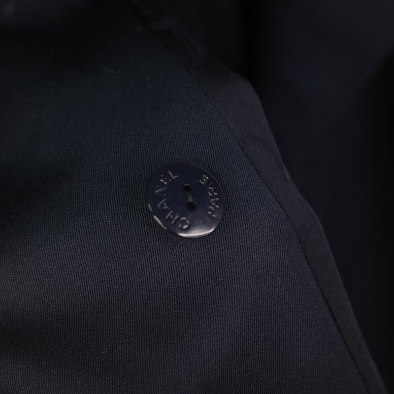 Chanel 香奈兒 2025/26 Coco Neige 海軍藍 棉質 混紡 繫帶式 風衣外套-17