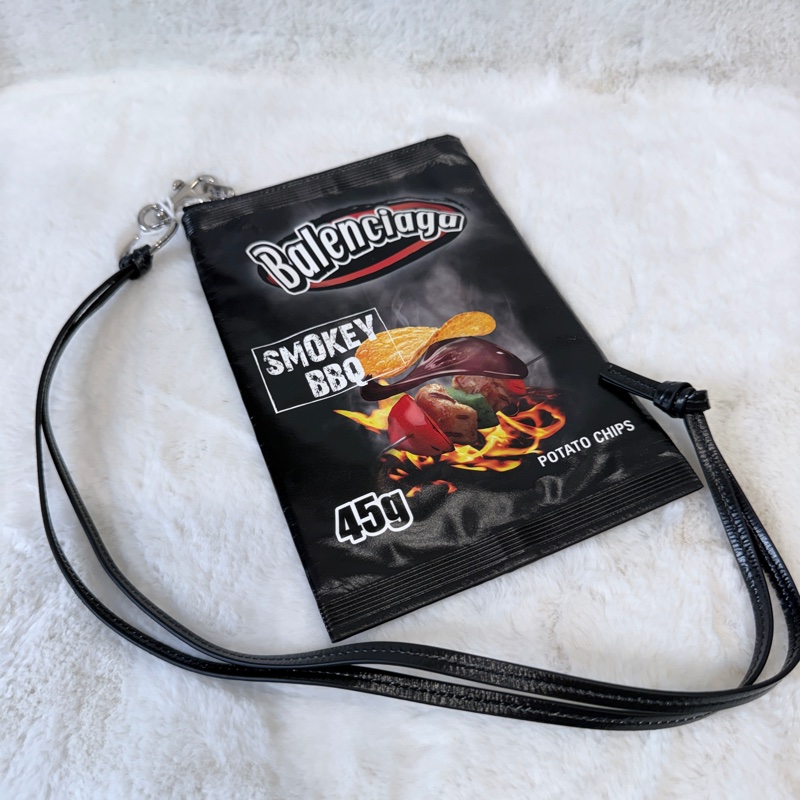 Balenciaga✨巴黎世家 2025春夏CHIPS洋芋片45g薯片手機包鑰匙包鑰匙扣掛件吊飾-0