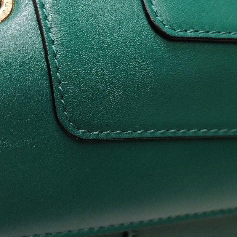 Bvlgari Serpenti Forever蛇頭包中型牛皮純色蛇頭單肩包-17