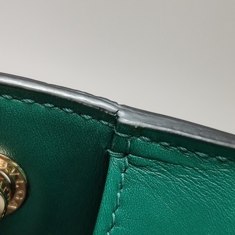 Bvlgari Serpenti Forever蛇頭包中型牛皮純色蛇頭單肩包-19