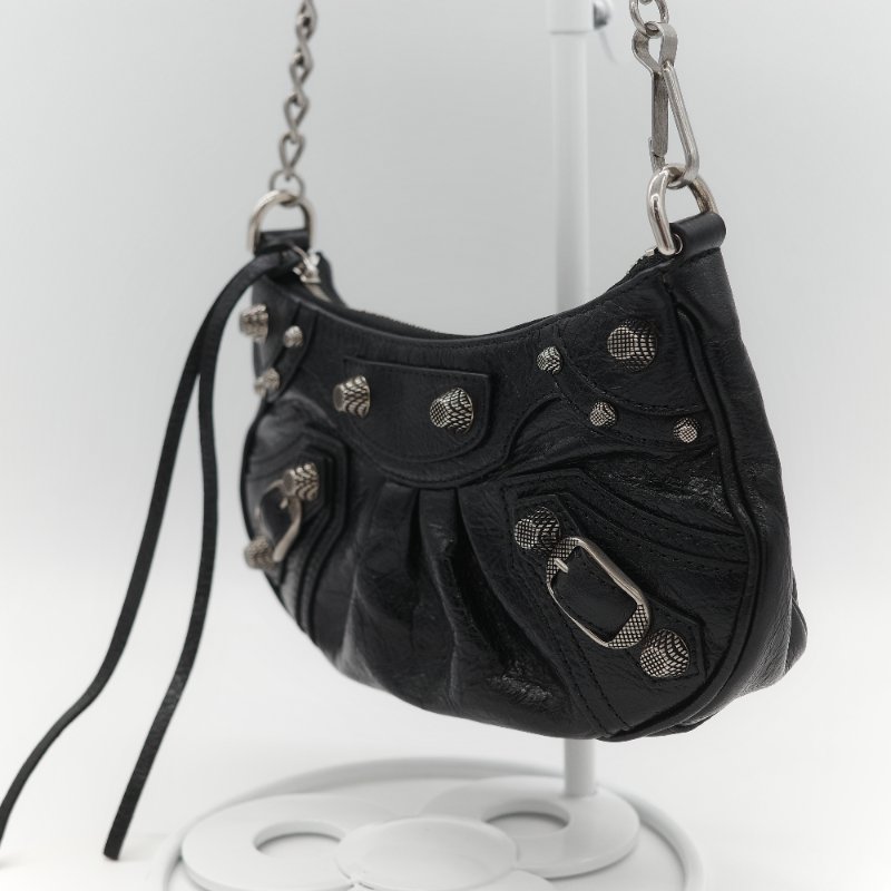 Balenciaga 巴黎世家 Le Cagole Mini 經典鉚釘 牛皮 肩背/斜背 兩用 彎月包-4