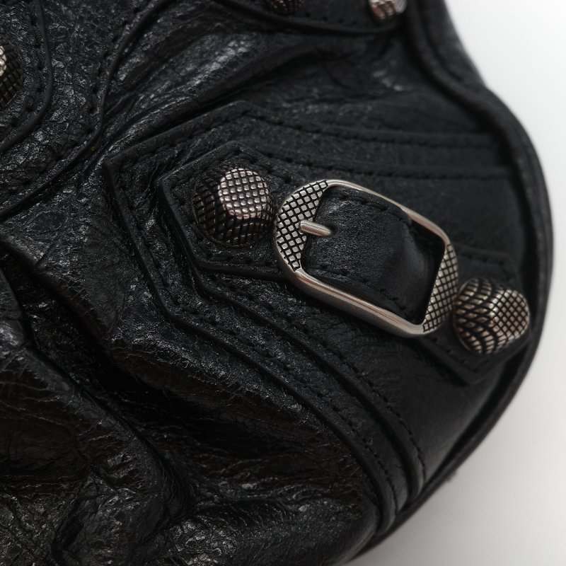 Balenciaga 巴黎世家 Le Cagole Mini 經典鉚釘 牛皮 肩背/斜背 兩用 彎月包-9
