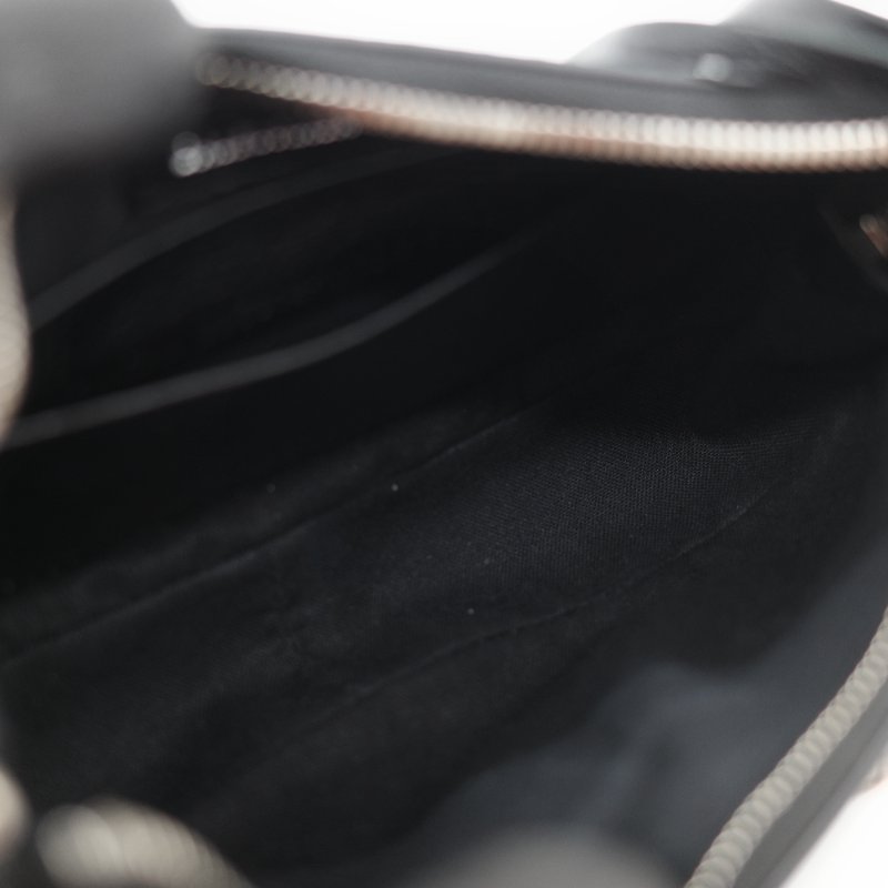 Balenciaga 巴黎世家 Le Cagole Mini 經典鉚釘 牛皮 肩背/斜背 兩用 彎月包-16