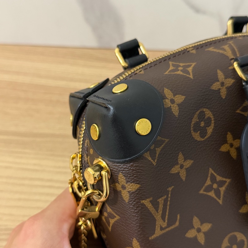 (近全新）LV monogram 軟盒子 M45571-9