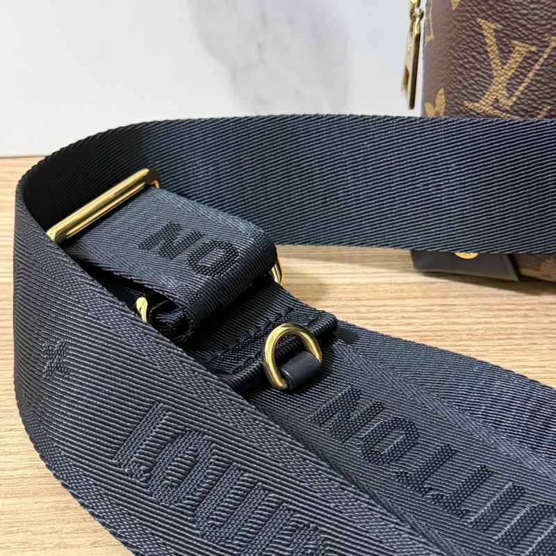 (近全新）LV monogram 軟盒子 M45571-22