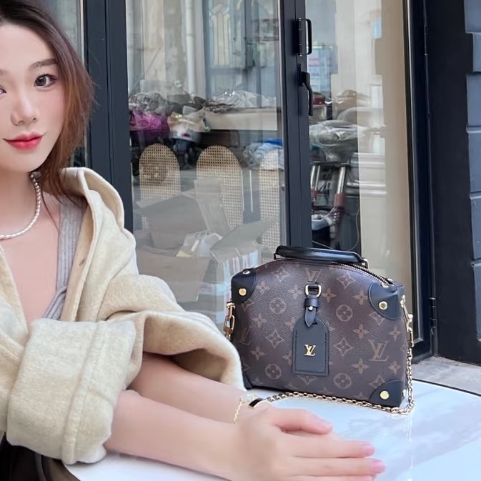 (近全新）LV monogram 軟盒子 M45571-27