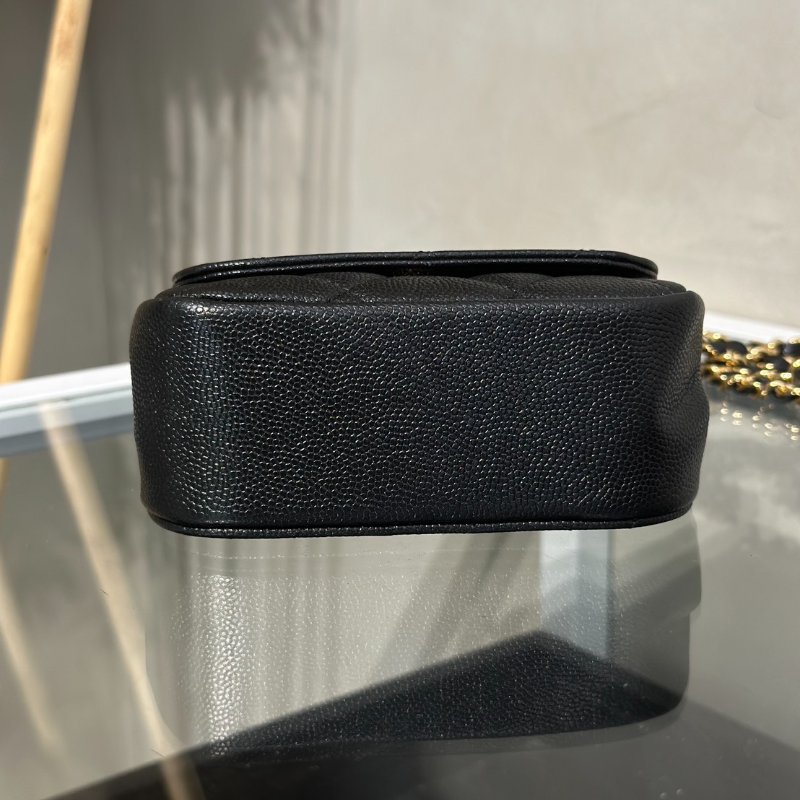 CHANEL 22K粒面牛皮斜背小包 - 黑金-5