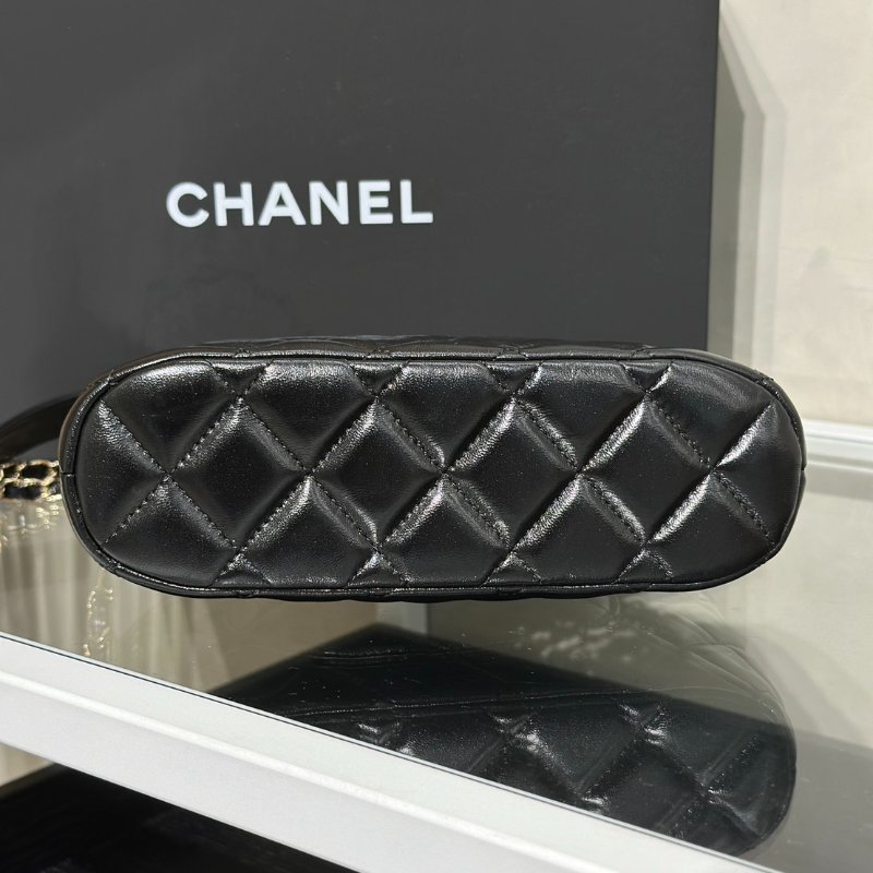 CHANEL 24B亮面小羊皮貝殼包 - 黑金-5