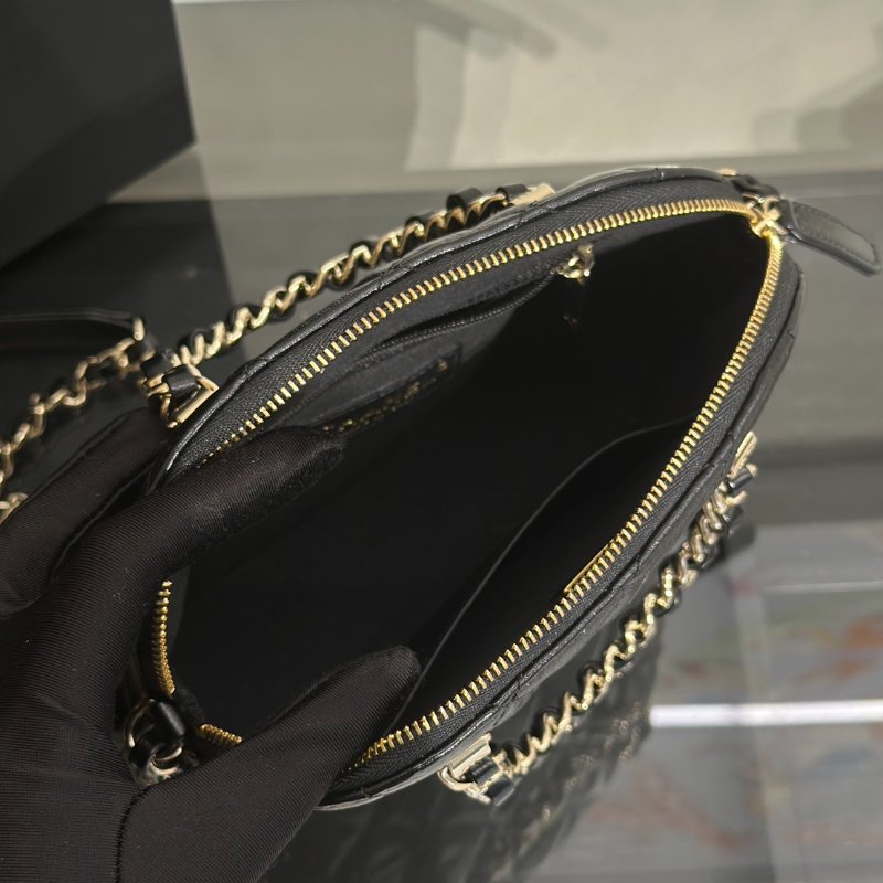 CHANEL 24B亮面小羊皮貝殼包 - 黑金-6