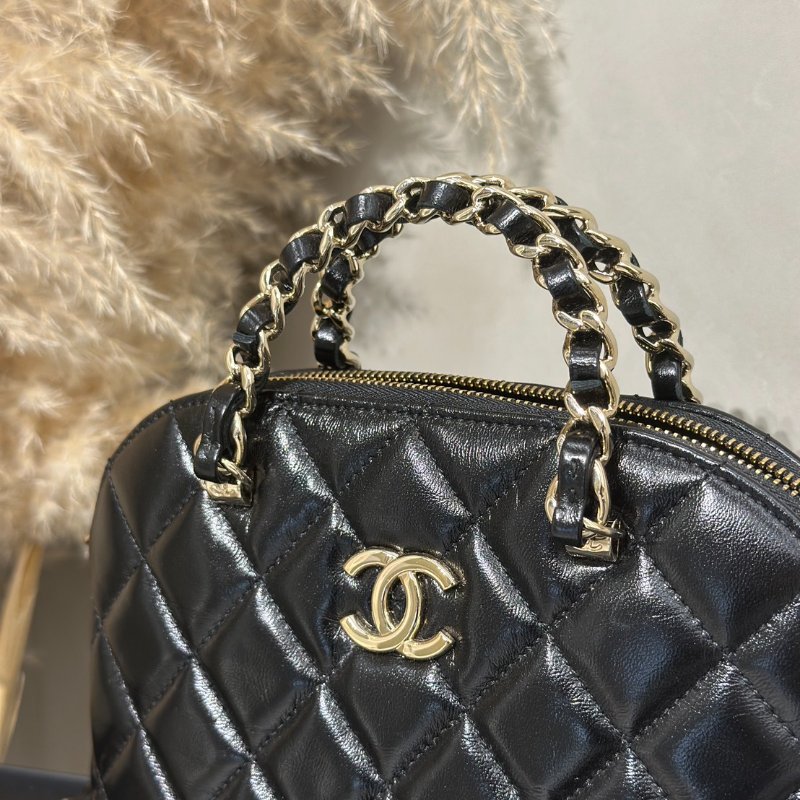 CHANEL 24B亮面小羊皮貝殼包 - 黑金-8