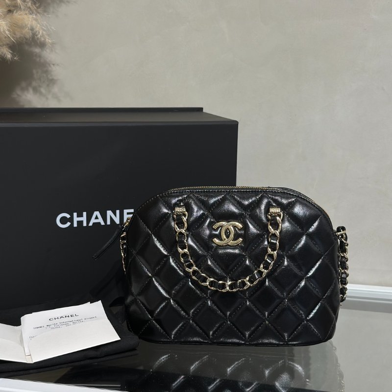 CHANEL 24B亮面小羊皮貝殼包 - 黑金-10